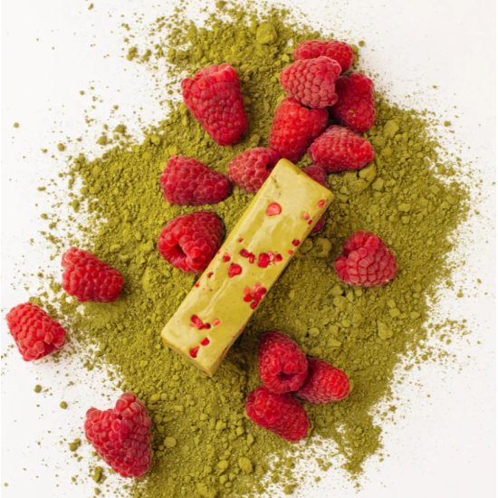 Протеиновые батончики со вкусом матчи MATCHA RASPBERRY BOX FIZI 10 шт  
